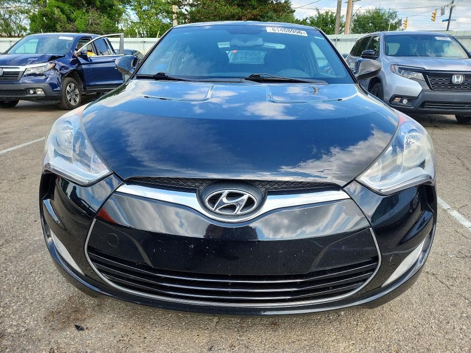 2017 HYUNDAI VELOSTER VALUE EDITION 5