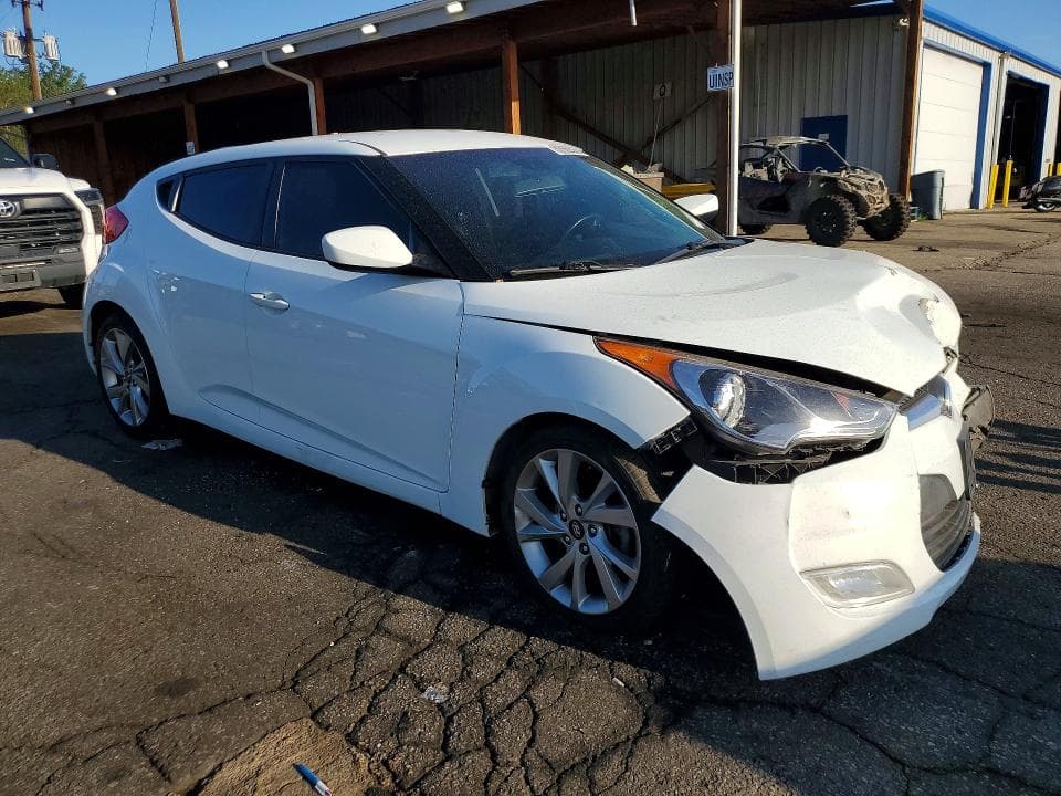 2017 HYUNDAI VELOSTER BASE 4