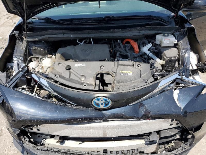 2021 TOYOTA SIENNA LE 12