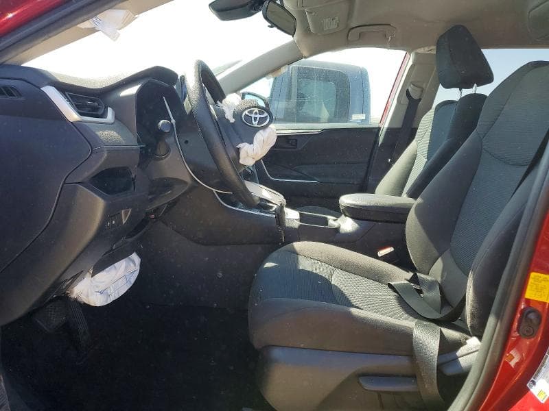 2020 TOYOTA RAV4 LE 7