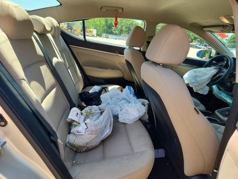 2018 HYUNDAI ELANTRA SEL 10