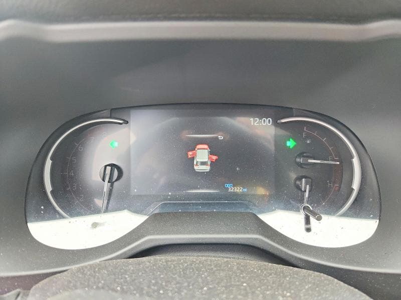 2024 TOYOTA RAV4 XLE PREMIUM 9