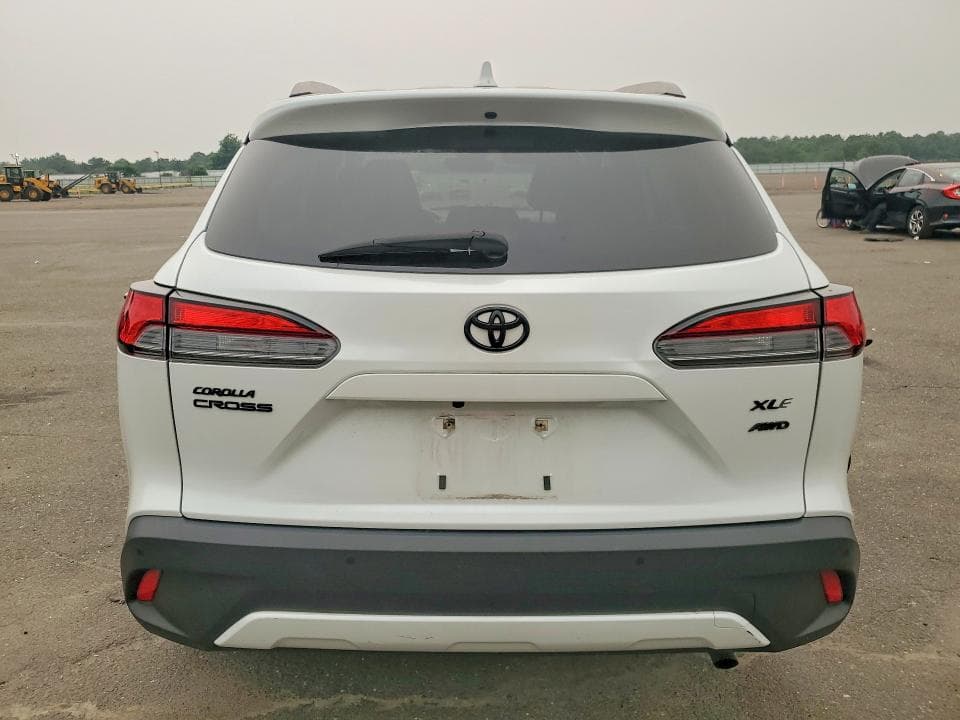 2022 TOYOTA COROLLA CROSS XLE 6