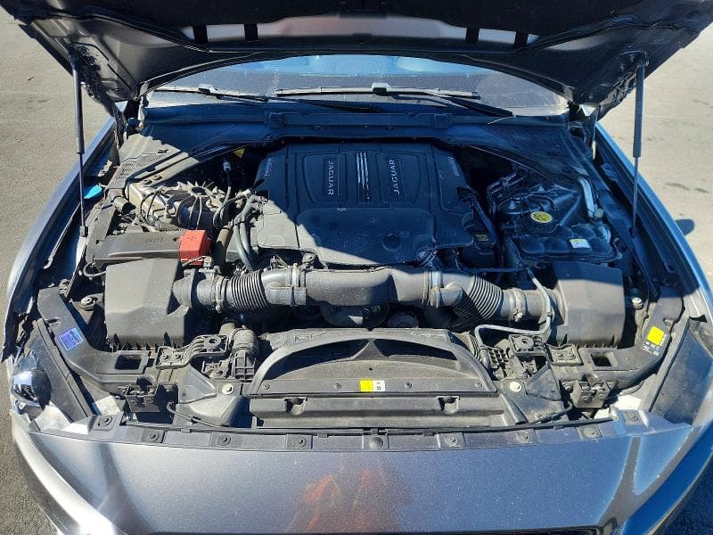 2017 JAGUAR XE PRESTIGE 11