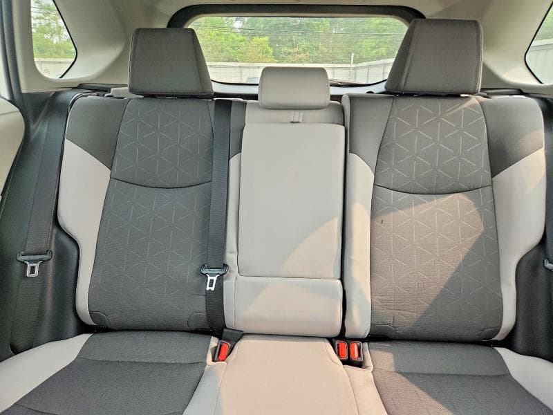 2025 TOYOTA RAV4 XLE 10