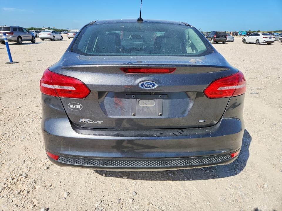 2018 FORD FOCUS SE 6