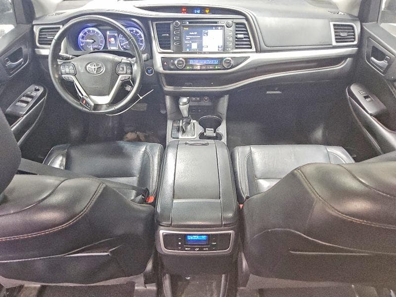2018 TOYOTA HIGHLANDER XLE 8