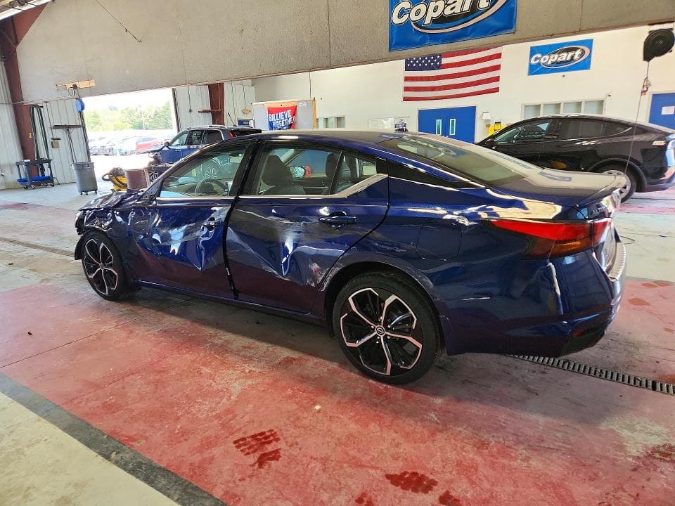 2023 NISSAN ALTIMA SR 2