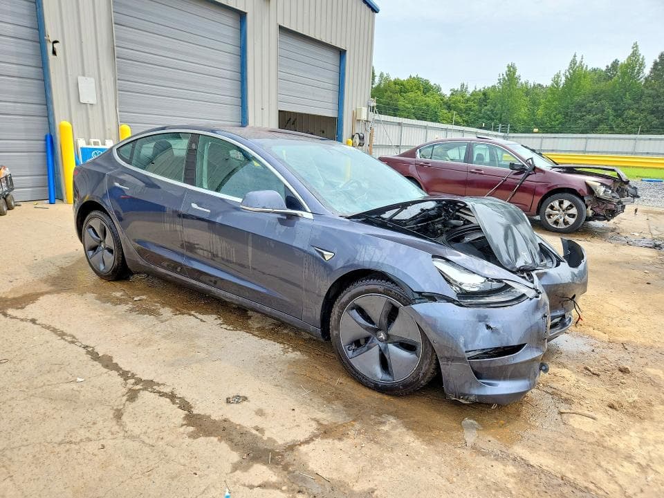 2018 TESLA MODEL 3 4