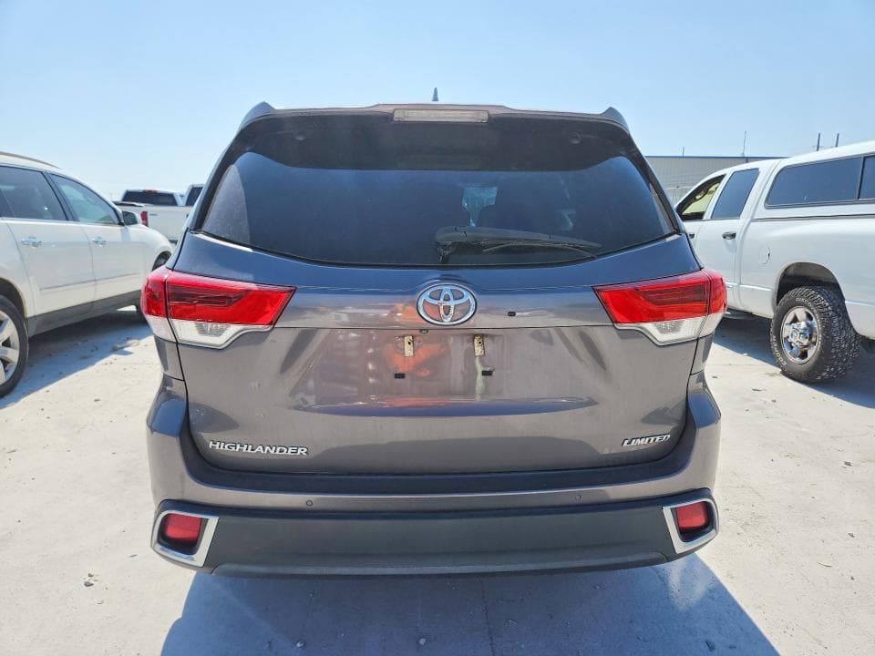 2019 TOYOTA HIGHLANDER LIMITED PLATINUM 6