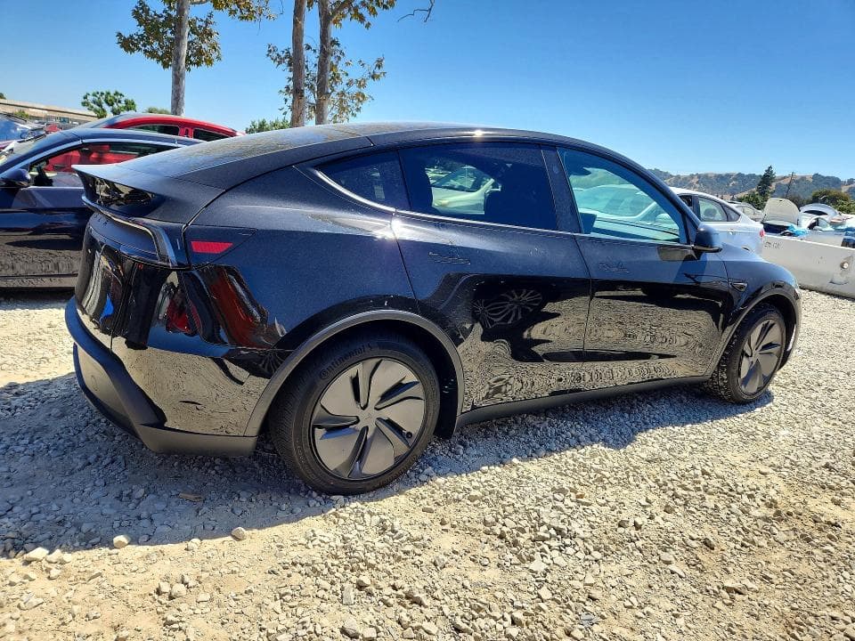 2026 TESLA MODEL Y 3