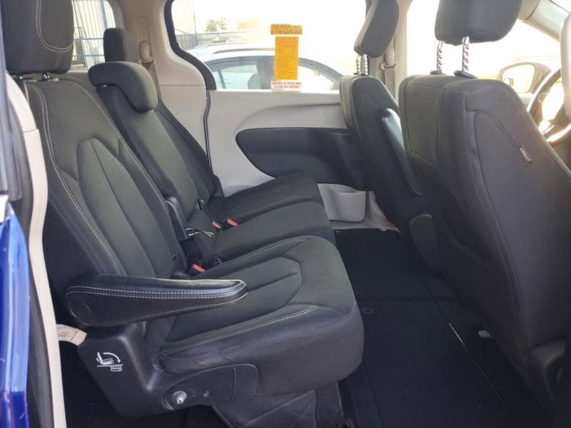 2021 CHRYSLER VOYAGER LX 11