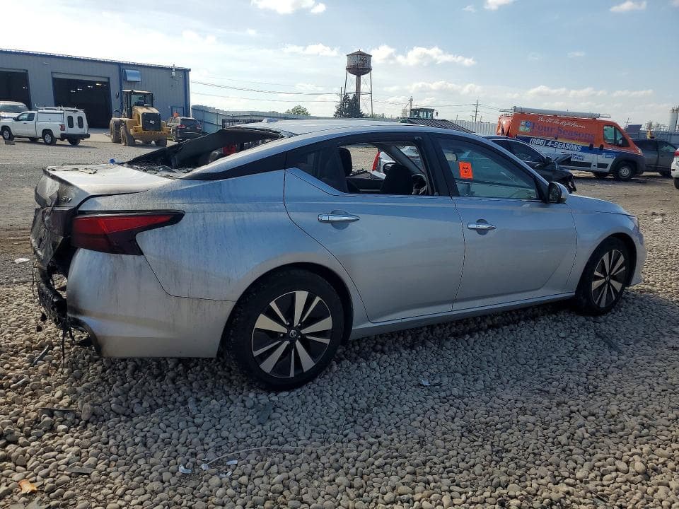 2021 NISSAN ALTIMA SV 3