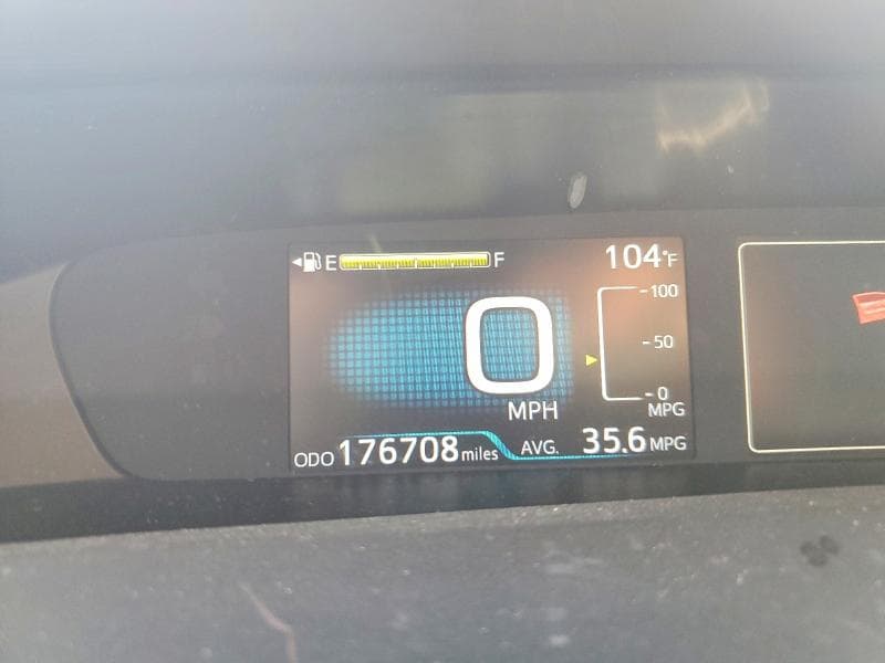 2018 TOYOTA PRIUS THREE 9