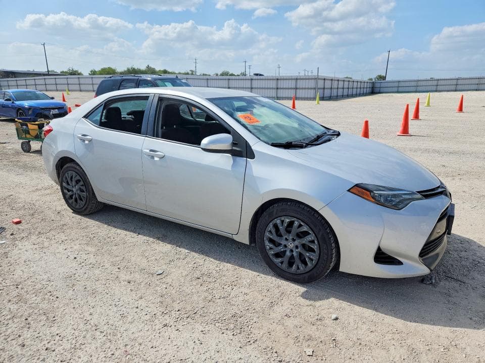 2019 TOYOTA COROLLA LE 4