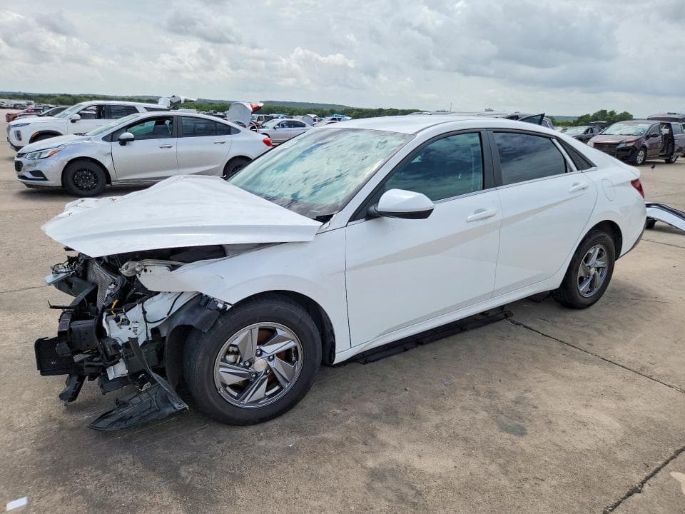 2024 HYUNDAI ELANTRA SE - 1