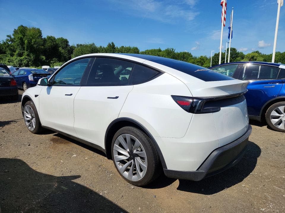2026 TESLA MODEL Y 2