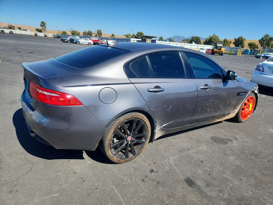 2017 JAGUAR XE PRESTIGE 3