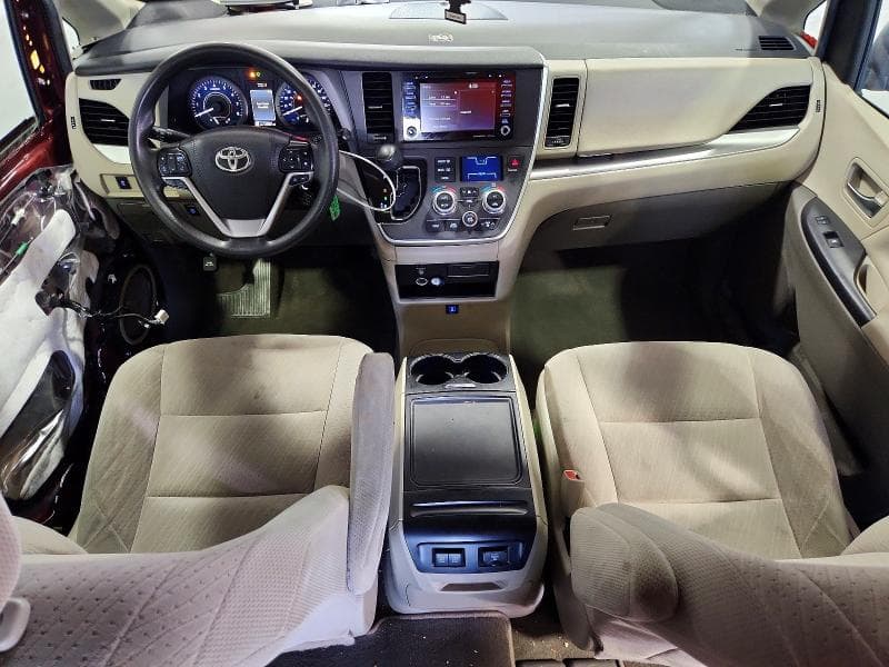 2020 TOYOTA SIENNA LE 8