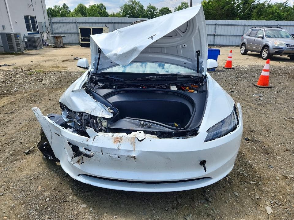 2026 TESLA MODEL 3 5