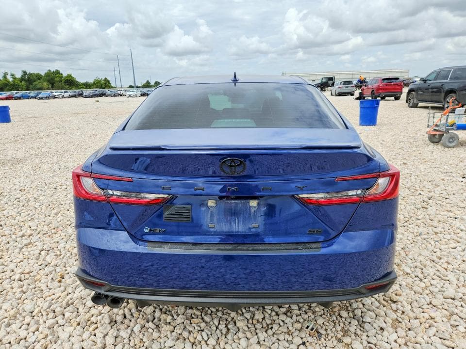 2025 TOYOTA CAMRY SE 6