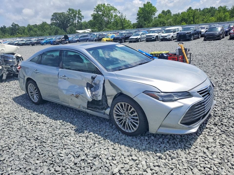 2021 TOYOTA AVALON LIMITED 4