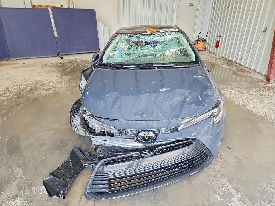 2025 TOYOTA COROLLA LE 5