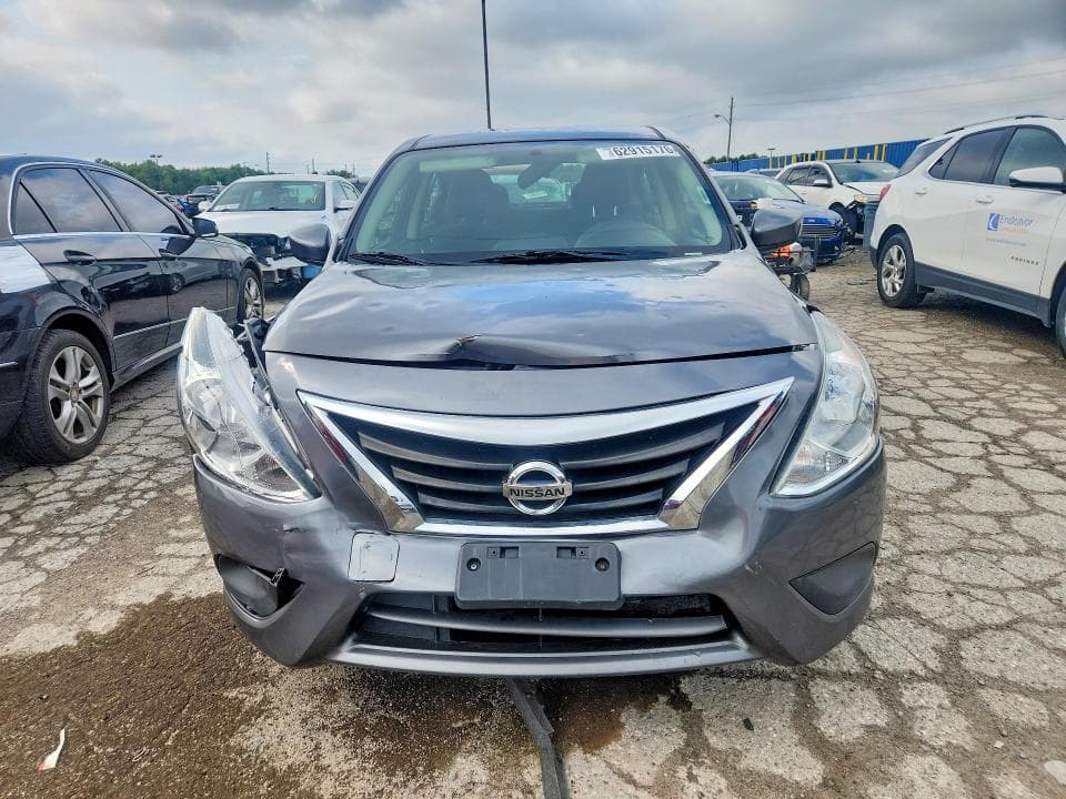 2019 NISSAN VERSA SV 5