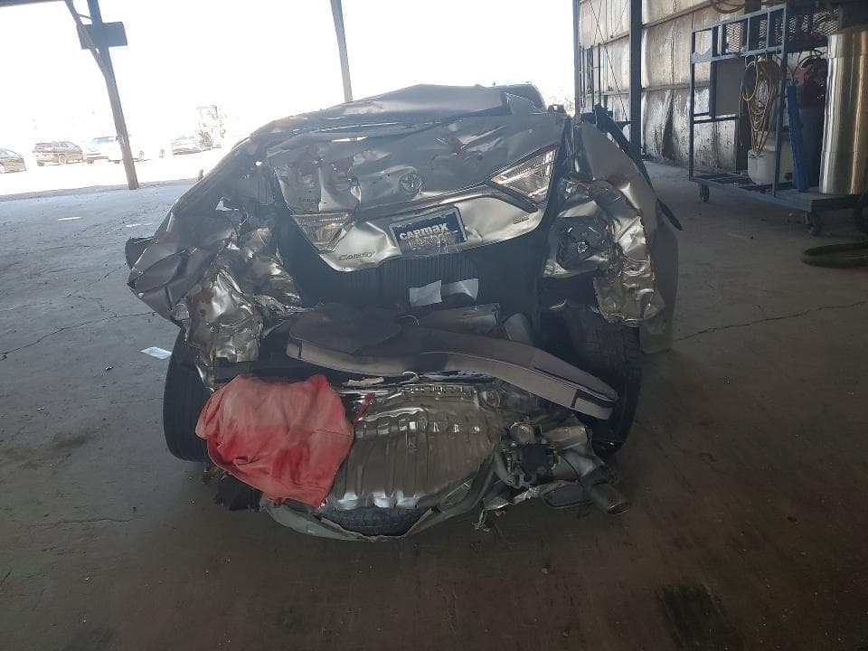 2017 TOYOTA CAMRY SE 6