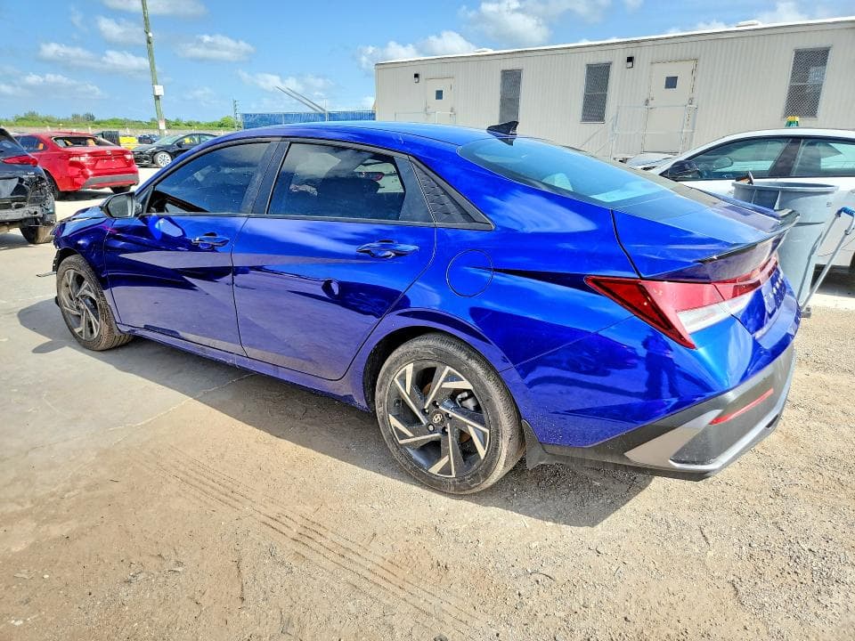 2025 HYUNDAI ELANTRA SEL SPORT 2