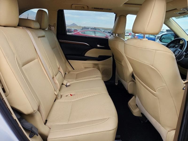 2019 TOYOTA HIGHLANDER LIMITED 10