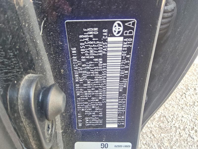 2017 TOYOTA COROLLA LE 12