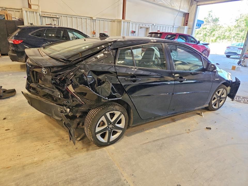 2018 TOYOTA PRIUS FOUR TOURING 3