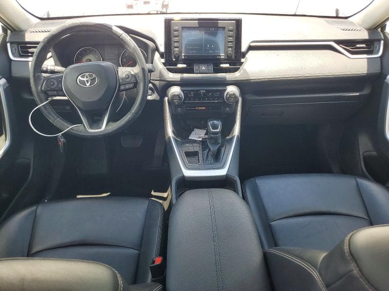 2020 TOYOTA RAV4 XLE PREMIUM 8