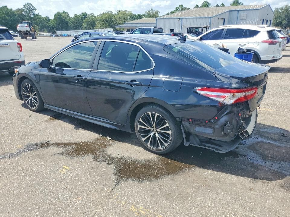 2020 TOYOTA CAMRY SE 2