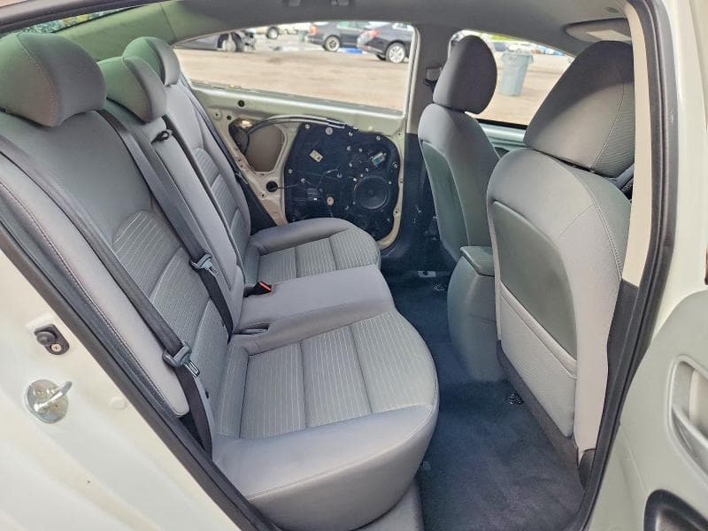 2017 KIA FORTE LX 10