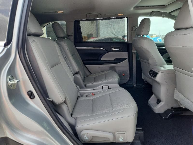 2017 TOYOTA HIGHLANDER LIMITED 11