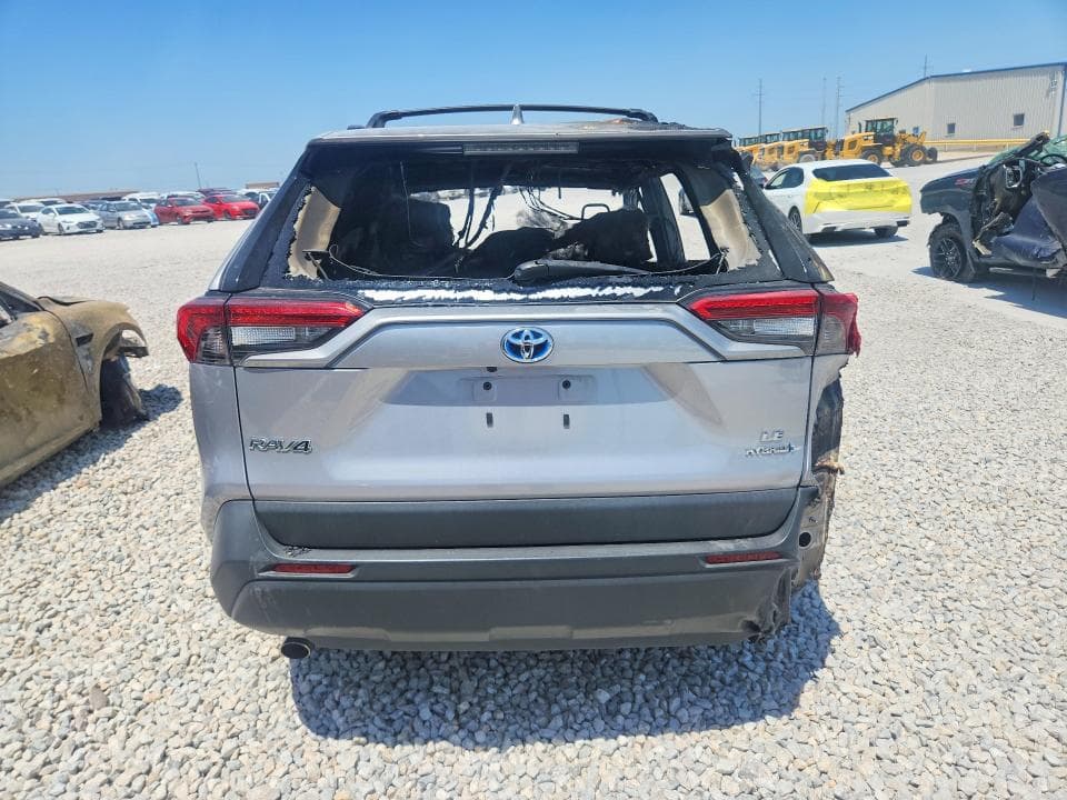 2022 TOYOTA RAV4 LE 6