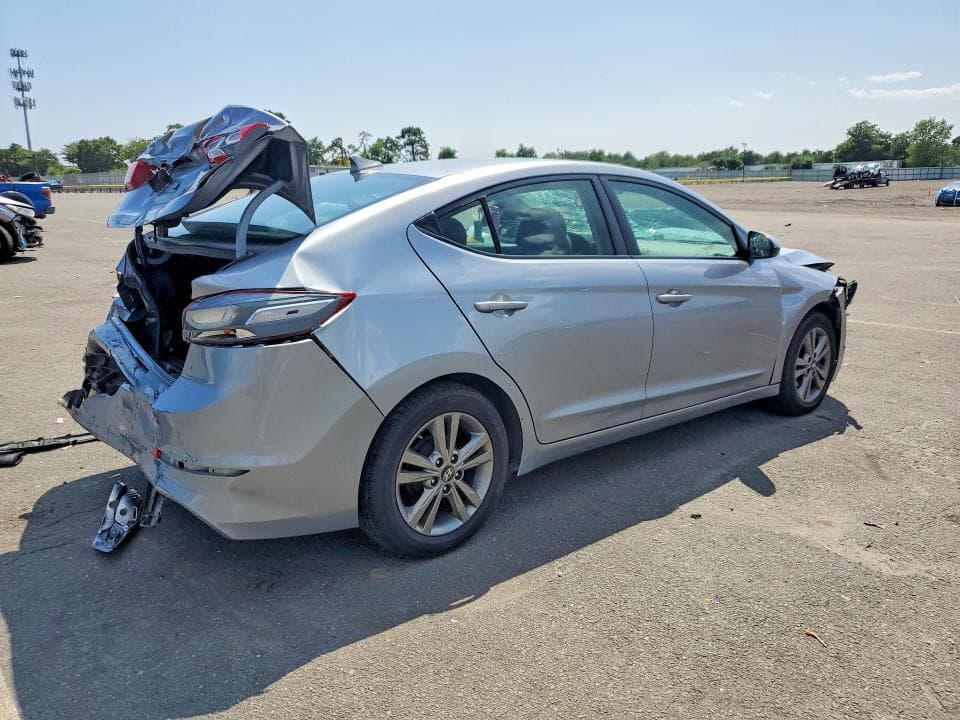 2017 HYUNDAI ELANTRA SE 3