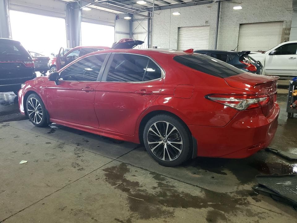 2019 TOYOTA CAMRY SE 2