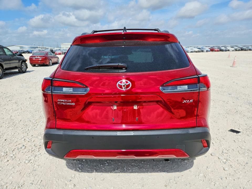 2026 TOYOTA COROLLA CROSS XLE 6