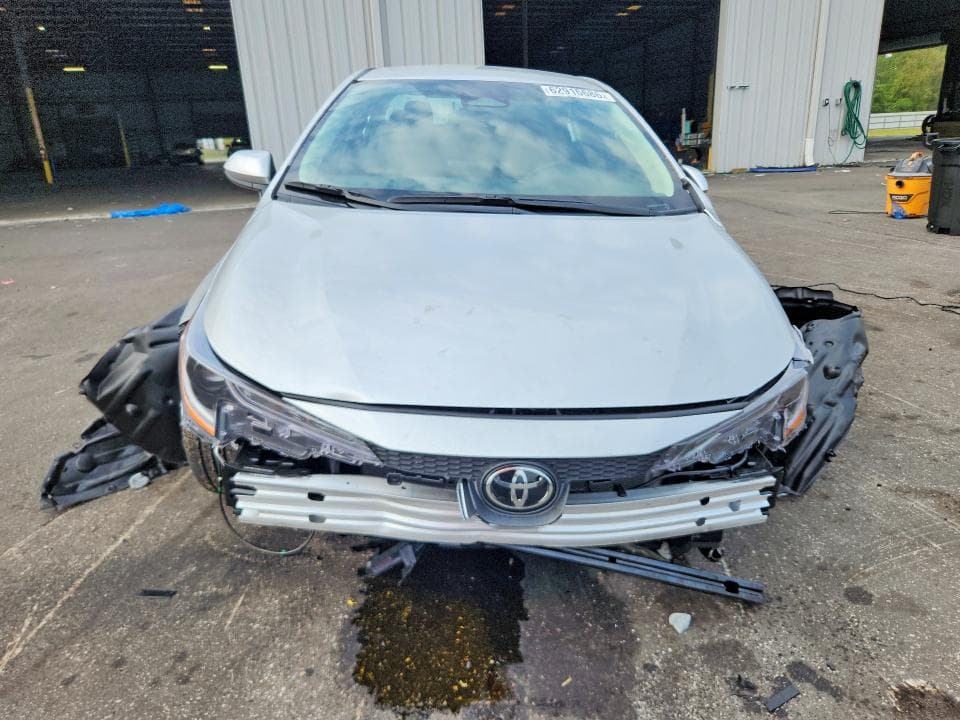 2026 TOYOTA COROLLA LE 5