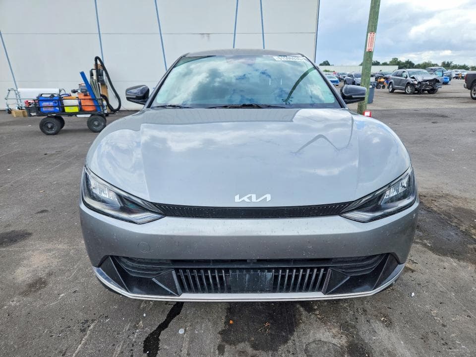 2022 KIA EV6 WIND 5
