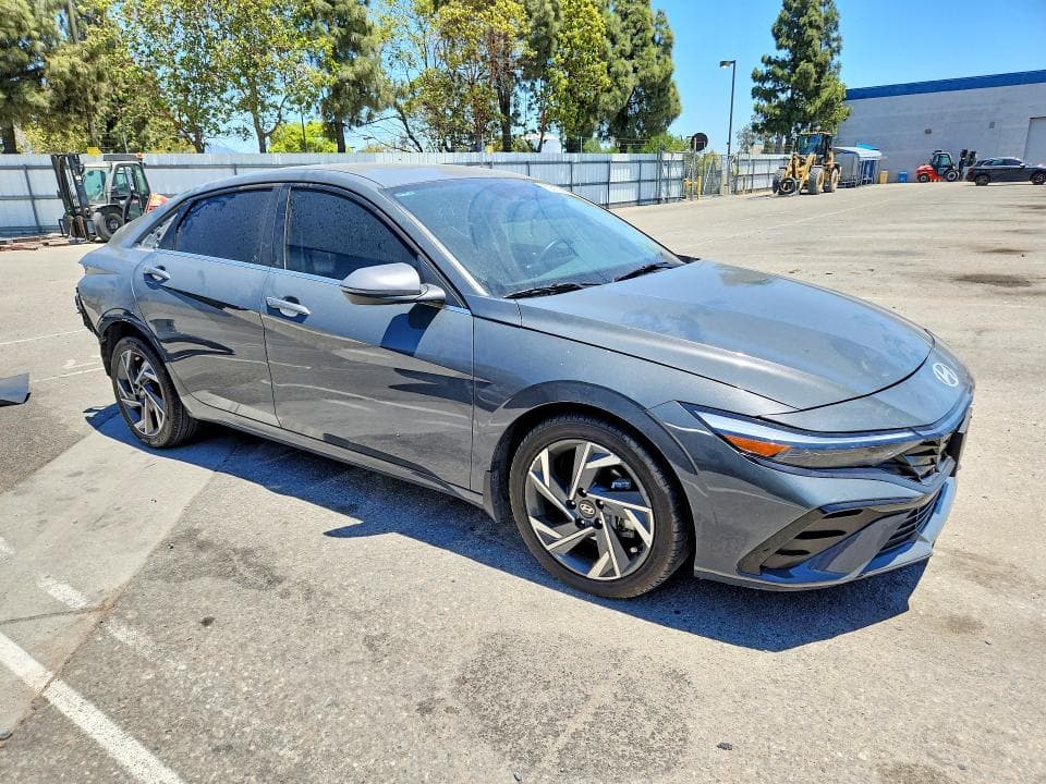 2024 HYUNDAI ELANTRA LIMITED 4