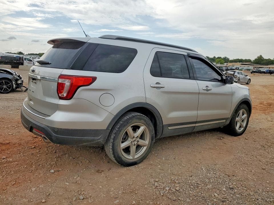 2018 FORD EXPLORER XLT 3