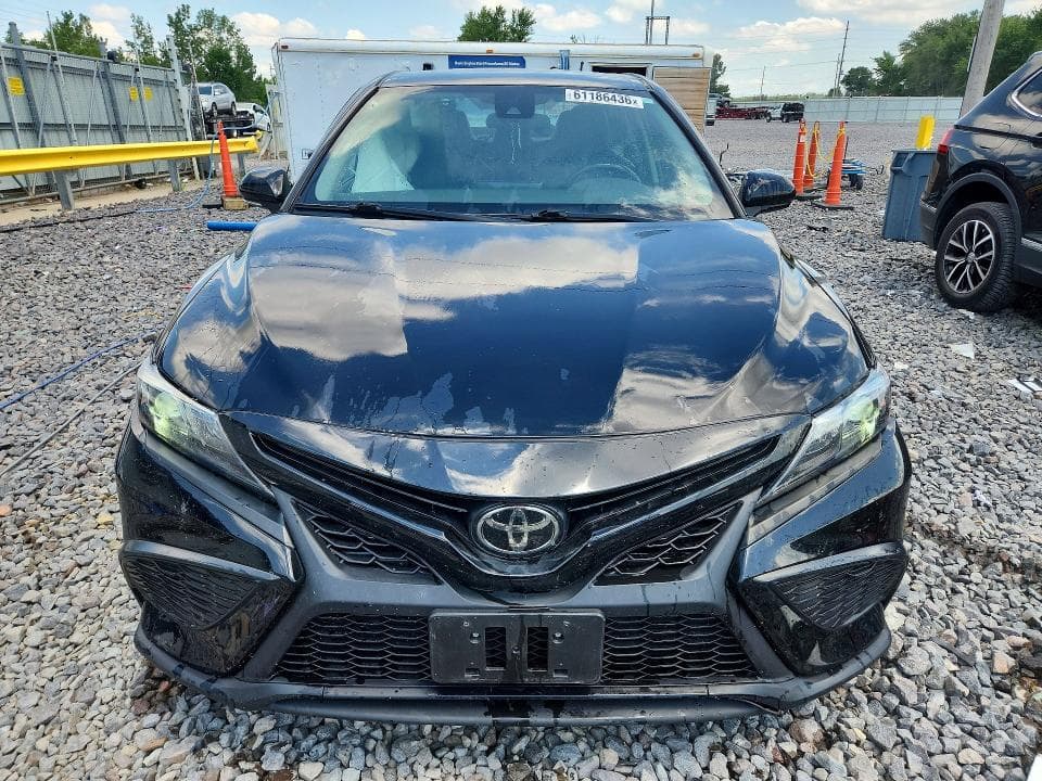 2022 TOYOTA CAMRY SE 5