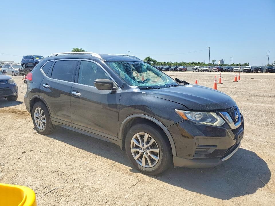 2017 NISSAN ROGUE SV 4