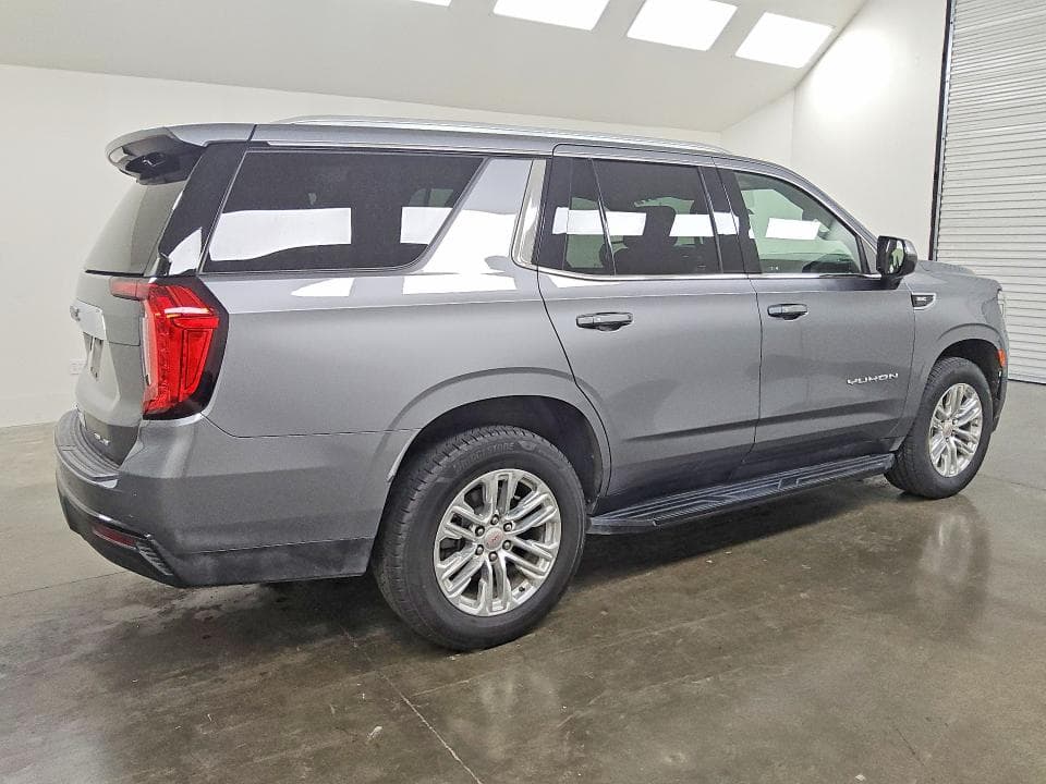 2022 GMC YUKON SLE 3