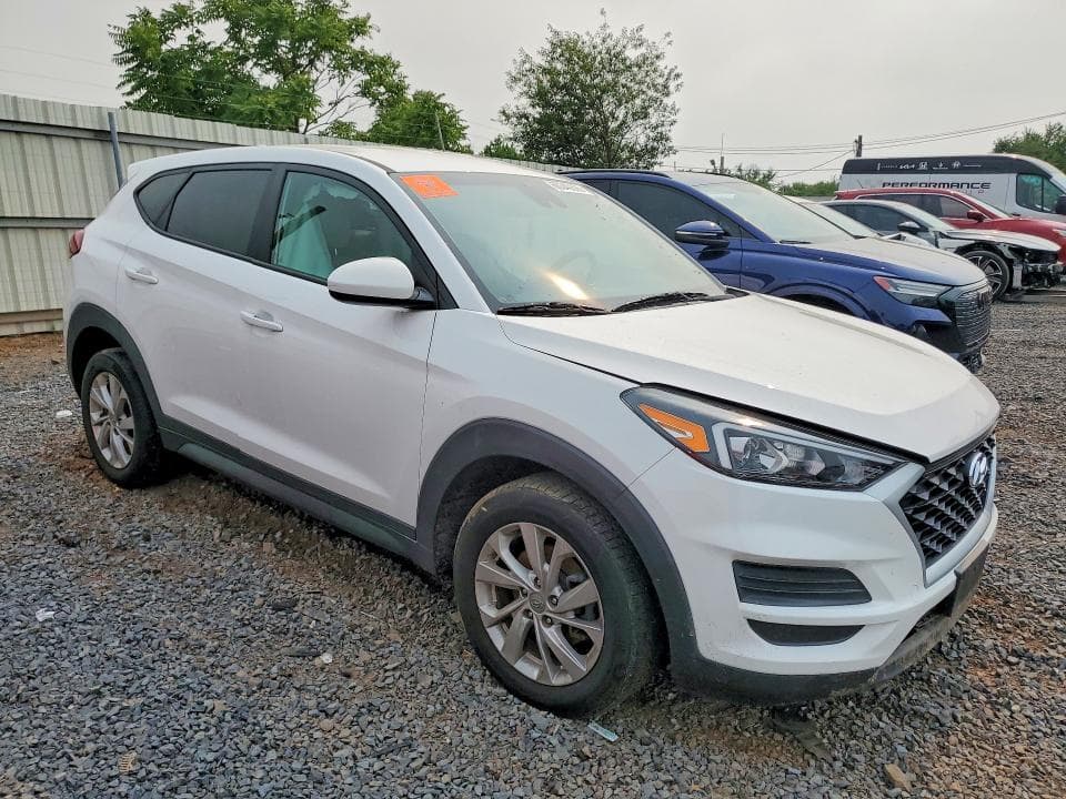 2020 HYUNDAI TUCSON SE 4