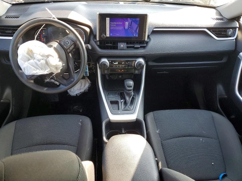 2024 TOYOTA RAV4 LE 8